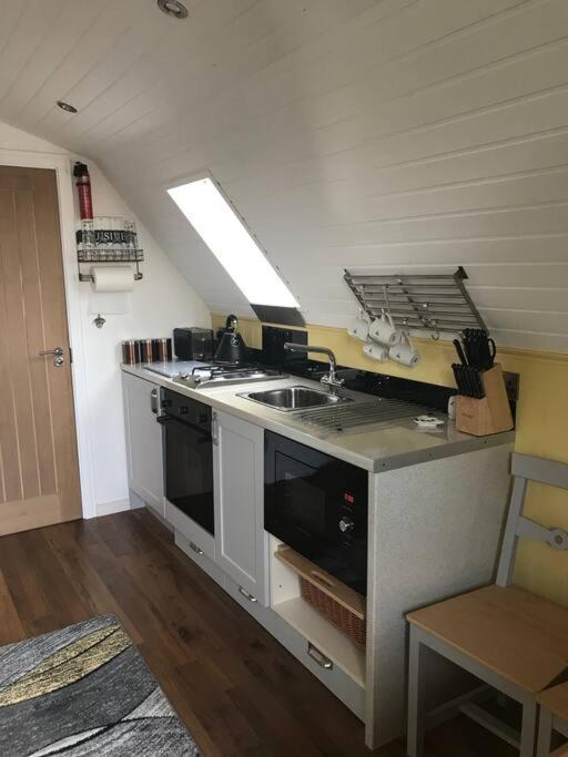 Bumble Bee Cottage Plymouth Dış mekan fotoğraf